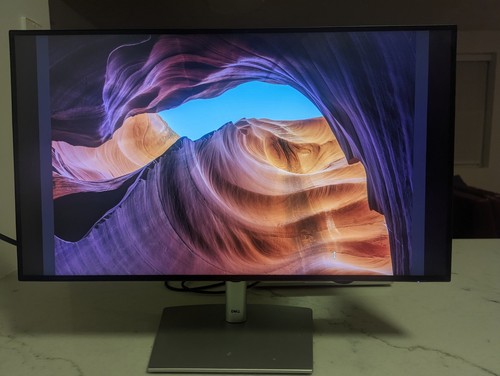 ديل الترا شارب U2724D 27 بوصة QHD